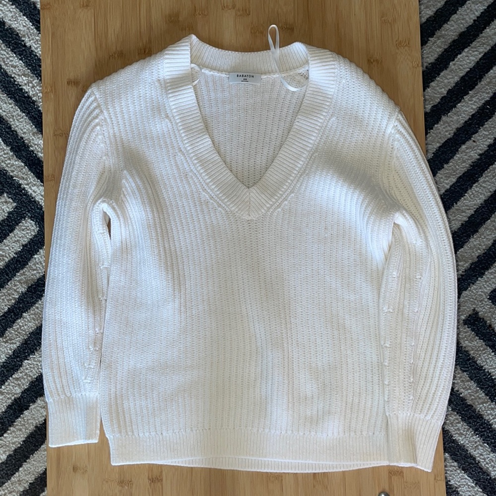 Aritzia Babaton White Sweater